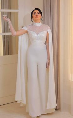 Jumpsuit Soiree, Baju Kahwin, Female Clothes Outfits, Bride Dress Simple, Classy Gowns, Black Dresses Classy, Classy Wedding Dress, Stylish Wedding Dresses