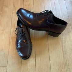 Authentic Prada Men’s Leather Dress Shoes You Can Wear With Formal Or Casual Clothing. Uk Size 7 Usa Size 8 Luxury Timeless Brown Men's Shoes, Luxury Classic Brown Men's Shoes, Mens Prada Loafers, Prada Formal Shoes Men, Luxury Brown Semi-formal Oxfords, Leather Dress Shoes, Prada Men, Prada Shoes, Derby