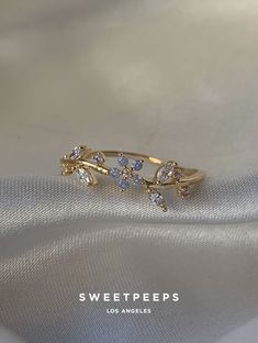 Keiko Petals Ring – SP Inc. Cute Promise Rings, Preppy Jewelry, Pretty Jewelry Necklaces, Cute Engagement Rings, Jewelry Accessories Ideas, Classy Jewelry, Fancy Jewellery, Jewelry Lookbook, Fancy Jewelry