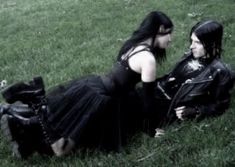 Goth Couple Aesthetic, Princesa Emo, Goth Couple, Goth Make Up, Cultura Punk, Grunge Couple, Goth Boy