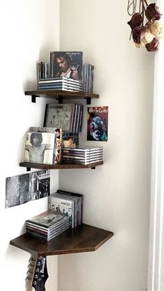 Living Room Music Decor, Records In Bedroom, Vinyls In Room, Cd Holder Diy, Music Wall Ideas, Music Room Inspiration, Cd Holder Aesthetic, Cds Room Decor, Cd On Wall