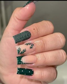 Green Nails Christmas Designs, Holiday Nails Winter Christmas Coffin, December Aesthetic Nails, Green Sweater Nails Christmas, Winter Nail Set Ideas, Acrylic Nail Designs Short Christmas, Dipped Nails Ideas December, Cute Short Nail Sets Christmas, Short Coffin Nails Christmas