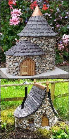 two pictures of a small house made out of rocks