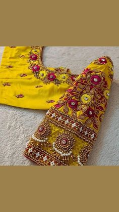 Long Sleeve Blouse Designs, Exclusive Blouse Designs, Blouse Designes, Wedding Blouses, Magam Work Designs, Maggam Blouses, Magam Work, Mirror Work Blouse Design, Aari Design