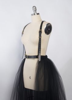 Harness Skirt, Rouge Makeup, Harness Style, Punk Wedding, Harness Fashion, Diy Vetement, Black Pvc, Kleidung Diy, Black Tulle