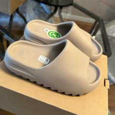 Brand New Authentic Yeezy Slides!!! Earth Brown Yeezy Slides Outfit, Yeezy Slides Colors, Tan Yeezy Slides, Yeezy Slides Outfit, Adidas Yeezy Slide, Slides Outfit, Crocs Fashion, Futuristic Shoes