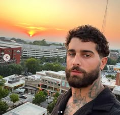 White Guy Haircuts, Mens Haircuts Thick Hair, Gym Men Motivation, Festival Outfits Men, Cute White Guys, Beard Tattoo, Cute Black Guys, Corte De Cabelo Masculino