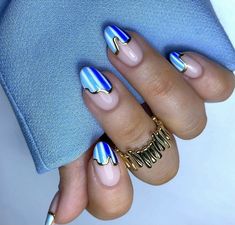 Nail Art Short Almond, Almond Nails For Spring, Almond Nails Shape, Nail Art Short, Nail Design Glitter, Hoco Nails, Blue Ombre Nails, Nails Shape, Short Almond Nails