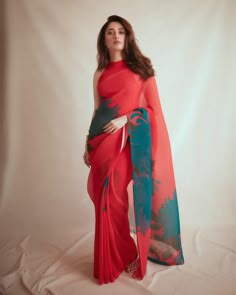 Tamannaah Bhatia nails a stunning destination wedding look with her red Payal Khandwala sari Valentina Saree Design, डिजाइनर कपड़े, Saree Looks, Saree Wearing, Fashionable Saree, Fashionable Saree Blouse Designs, Modern Saree