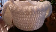 Lilly My Cat: Simple Crocheted Easter Baskets Cat Simple, Crochet Cluster Stitch, Crochet Easter Basket, Rabbit Crochet, Clear Plastic Containers, Coaster Pattern, Crochet Coaster Pattern, Easter Goodies, Crochet Easter