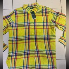 Polo Ralph Lauren Yellow Plaid Madras Linen Pop-Over Shirt. $115 Half Button, High Quality Linen. Women’s Shirt Casual Yellow Shirt For Daywear, Polo Blouse, Blue Floral Blouse, Polo Ralph Lauren Shorts, White Polo Shirt, Polo Ralph Lauren Women, Popover Shirt, Embroidered Tee, Ralph Lauren Denim