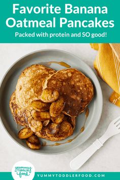 Serve up a balanced mix of complex carbs and protein with these delicious Banana Oatmeal Pancakes. They have extra protein, store well in the freezer, and are a healthy breakfast for babies, toddlers, and kids. Poppy Recipes, Kid Pancakes, Breakfast For Babies, Blw Meals, Kid Breakfast, Healthy Banana Oatmeal, Carbs And Protein, Breakfast Calories, Banana Protein Pancakes