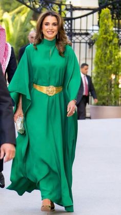 Queen Rania, Beauty Icons, Celebrity Style, Jordan, Queen, Celebrities, Fashion Trends, Beauty