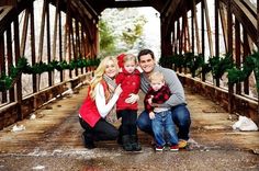 colors?? Even on Mill bridge...?Family Picture Outfits by Color Series-Red - Capturing Joy with Kristen Duke Christmas Pictures Outfits, Christmas Pics, Family Christmas Pictures, Family Picture Poses, Christmas Picture, Photo Sets, Family Photo Pose