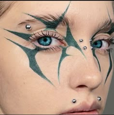 Cybergoth Makeup, Cool Eyeliner, Artsy Makeup, Music Makeup, Funky Makeup, Punk Makeup, Face Art Makeup, Graphic Makeup, Swag Makeup