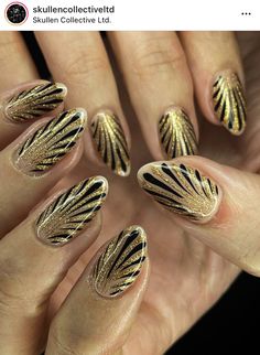 Art Deco Nail Art Designs, Flapper Nails Gatsby, Art Deco Manicure, Great Gatsby Nails 1920s, Art Deco Nails Gatsby, 20s Nails, Great Gatsby Nails Designs, Aesthetic Nail Colors, Roaring 20s Nails