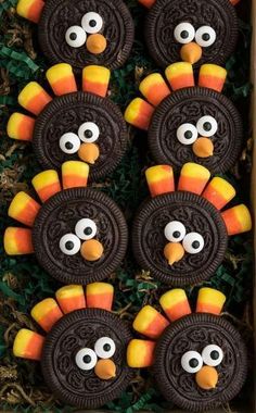 cookies decorated to look like turkeys and oreos