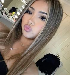 Layer Hair Ideas, Asian Bbg Hair, Hair Colour Ideas Dark Brown, Platinum Streaks In Brown Hair, Bottom Part Of Hair Dyed, Blonde Ends On Brown Hair Ombre, Dark Brown Light Brown Balayage, Before And After Blonde Balayage, Blonde Highlights 2000s