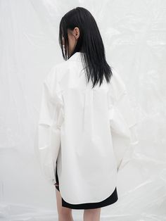 YUTHENTIC is a women's wear-based street casual brand that develops unique collections within neat silhouettes and everyday styles, focusing on androgynous items.- Box shape over size shirt- Pure mood material and color used- Can be worn as a outer- You can create a high neck with a button on the collar Modern Oversized Button-up Tops, Urban Collared Tops For Work, Modern Oversized Long Sleeve Shirt, Trendy Oversized Tops For Workwear, White Long Sleeve Modern Blouse, Modern White Long Sleeve Blouse, Modern White Top For Fall, White Oversized Collared Top, Modern Oversized Collared Shirt