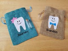 Personalized tooth fairy bag - Tooth fairy pillow - Elliefont Styles Tooth Fairy Kit, Fairy Pouch, Cricut Business, Fairy Kit, Tooth Fairy Bag, Dollar Bill Origami, Tooth Pillow, Burlap Sacks, Mini Glass Bottles