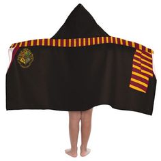 Give your kid the magic of Harry Potter after the bath, beside the pool, or on the beach with this hooded novelty towel. This 100-percent cotton terry towel has corner pockets so kids can easily bundle up to dry off before they splash anything around them, and it's machine-washable to make your life easier. The digital images we display have the most accurate color possible. However, due to differences in computer monitors, we cannot be responsible for variations in color between the actual prod Harry Potter Dress Up, Kids Hooded Towels, Harry Potter Kids, Harry Potter Magic, Harry Potter Outfits, Harry Potter Christmas, Fleece Baby Blankets, Towels Kids, Hooded Poncho