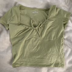 Color Is A Bit Of A Brighter Green, But It Isn’t Neon Never Worn Before, I Just Don’t Reach For It/Nwot Size Medium Originally $25 Feel Free To Send Offers :) #Hollister #Brandymelville #Preppy #Jgalt #Coquette Green Shirts Aesthetic, Green Ruched Short Sleeve Tops, Brandy Clothes, Safari Outfit, Green Shirts, Sublimation Ideas Projects Inspiration, Tøp Aesthetic, Ruched Top, Fashion Wishlist