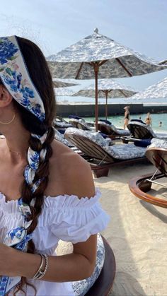 Greek Outfit Aesthetic, Island Holiday Outfits, Greece Hairstyles, Santorini Outfits, Greek Summer Aesthetic, Greek Sun, Sea Vacation, Vacation Hairstyles, Hair Scarf Styles