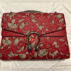 Gently Used . In Excellent Condition. Some Stains On Dust Bag. Bags Gucci, Gucci Bags, Gucci Bag, Dust Bag, Bag Lady, Gucci, Shoulder Bag, Canvas, Red