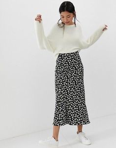 Midi Skirt Outfit, Maxi Skirt Outfits, Outfit Jeans, Skirt Maxi, Dress Cream, Modest Clothing, Outfit Trends