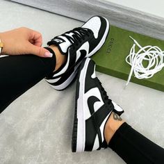 Retro 4, Swag Shoes, Air Jordan 1 Low, Cute Simple Outfits, Nike Sneakers, Simple Outfits, Types Of Shoes, Jordan 1, Shoe Collection