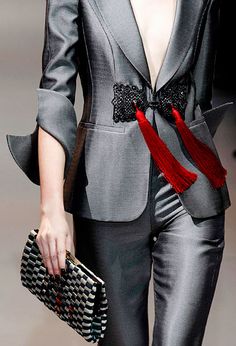 Detail Couture, فستان سهرة, Mode Inspiration, Classy Dress, Fashion Details, Shinee, A Black, Suits For Women, High Fashion