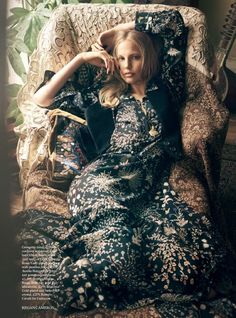 "Bohemian Lights" Elisabeth Erm for Harper's Bazaar UK October 2015 Hippie Elegante, Bohemian Schick, Mode Editorials, 얼굴 그리기, Boho Beauty, Mode Boho, Harper's Bazaar, Harpers Bazaar