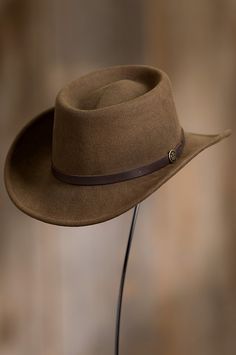 Image Cheap Men's Rodeo Hats, Luxury Men's Country Style Felt Hat, Cheap Men's Brimmed Felt Hat, Cheap Men's Flat Brim Cowboy Hat, Cheap Men's Hats For Rodeo, Cheap Men's Outdoor Hat Bands, Luxury Men's Felt Hat For Rodeo, Luxury Wool Western Top Hat, Luxury Men's Rigid Cowboy Hat