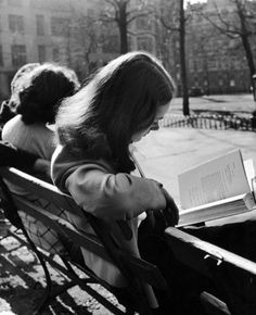 Nina Leen, Jessie Willcox Smith, People Reading, An Open Book, Night Pictures, Girl Reading, Open Book, Reading Books