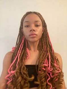 Braids To Get For Summer, Peakboo Braids Pink With Curls, Light Brown And Pink Box Braids, Sunset Box Braids, Pink And Brown French Curl Braids, Braided Hair With Color, Pink Curly Braids, Box Braids Blonde And Brown, Brown And Pink Braids With Curls