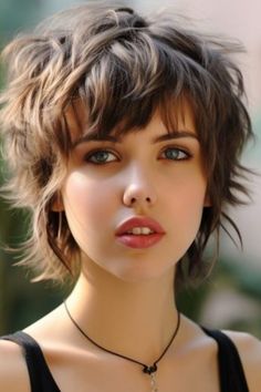 Short Shag Hairstyles Round Face, Long On Top Pixie, Messy Medium Hairstyles, "bixie" Haircut 2024, Feathered Fringe, Razor Cut Hair, Funky Short Hair, Short Hair Images