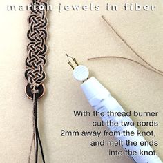 the instructions for how to make a crochet chain bracelet with beads and thread