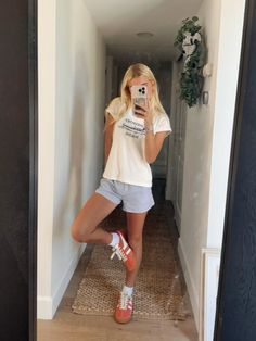 • • • • • #fit #outfits #outfitoftheday #outfitstyle #outfitidea #outfitideasforwomen #adidas #blue #beach #beachlife #beachvacation #beachtrends #beachday #beachcore #blondehaircolor #blonde #longhair #school #summer #summerstyle #summertime #summervibes #summeroutfitideas #warm #warmblonde #warmcore Seaside Sweatshirt Outfit, Summer Girl Outfits Aesthetic, Summer Outfits Blonde Hair, Beach Girl Outfits For School, Summer Fits Ideas, Comfy Hot Weather Outfits, 30 Degrees Outfit, I Have Nothing To Wear Outfits, Outfit Ideas Beachy