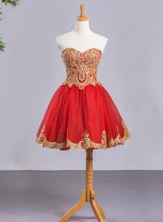 Red Sweetheart Tulle Short Homecoming Dress with Gold Applique, Short – BeautyDressy Quinceanera Dresses For Damas, Red Dama Dresses, Gold Dama Dresses, Red And Gold Quinceanera Dresses, Red And Gold Quince, Red Quinceanera Ideas, Red And Gold Dress, Vestido Charro, Short Formal Dresses