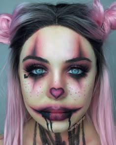 Sinister Clown Makeup, Valentine Clown Makeup, Cute Clown Makeup Ideas, Dead Clown Makeup, Girls Clown Makeup, Pretty Clown Costume, Easy Scary Clown Makeup, Fun Halloween Makeup Looks, Purple Clown Makeup