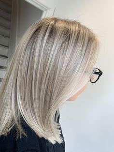 Winter Blonde Hair Straight, Blonde Hair With Ash Lowlights, Blonde With Ash Lowlights, Summer Blonde Hair With Lowlights, Blonde Shadow Root, Best Blonde Hair, Bright Blonde Hair, Summer Blonde Hair