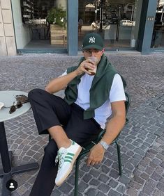 erkek giyim tarzı,spor erkek kombin, erkek kombin, gomlek kombin, old money, klasik erkek giyim Old Money Ootd, Adidas Samba Outfit, Samba Outfit