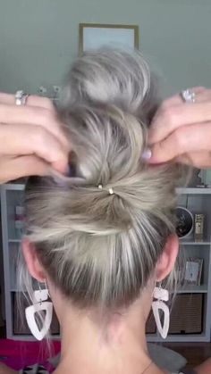 Simple High Updos For Medium Hair, Above Shoulder Hair Updo, Fine Flat Hair Updos, Quick Updos For Fine Hair, Up Dos For Fine Hair, Hair Buns For Short Hair, Fine Hair Updo Easy, Short Fine Hair Updo, Shoulder Length Hairstyles Updos