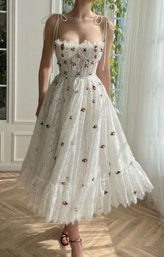 Midsummer Party Outfit, Cottagecore Outfit Ideas, Summer Dress Ideas, Chic Outfits Classy, Classy Prom Dresses, Kawaii Dress, Pretty Prom Dresses, Whimsical Fashion, Gala Dresses