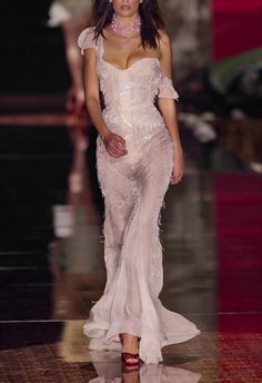 White Runway Fashion, Roberto Cavalli Runway, Roberto Cavalli Dress, White Runway, Cavalli Dress, Vintage Runway, Iconic Dresses, Prom Dress Inspiration, Event Outfit