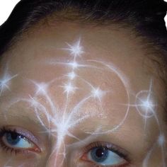 Line Work Makeup, Negative Space Makeup, Multiple Eyes Makeup, White Face Paint Makeup, Star Face Paint, Spiral Makeup, Planets Aesthetic, Cloud Makeup, Makeup Full Face