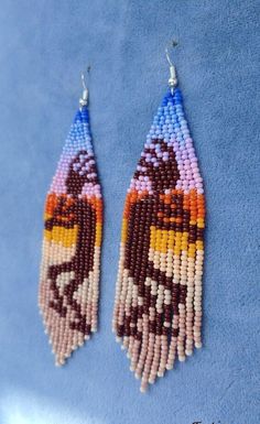 Earing Inspiration, Brick Stitch Pattern Earring, Art Soleil, Bead Things, Loom Designs, Beaded Patterns, Beaded Items, Seed Bead Jewelry Patterns, Fringe Earring