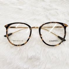 Glasses Women Fashion Eyeglasses, Cute Glasses Frames, Dior Eyeglasses, Glasses Frames Trendy, Glasses Inspiration, Chanel Glasses, Glasses Trends, Womens Glasses Frames, Celebrity Jewelry