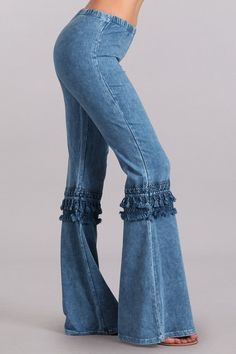 Bell Bottoms Blue Bell Bottoms, Ropa Upcycling, Куклы American Girl, Casual Festival, Moda Hippie, Best Jeans For Women, Denim Outfits, Eyes On Me, Jeans Outfit Casual