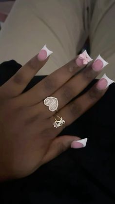 Clear Gem Nails, Pretty Duck Nails, Clear Nails With Charms, Christmas Nails Pink Short, Xmas Nails Coffin, Acrylic Nail Designs With Charms, Duck Nails With Charms, Nail With Initial, Duck Nails Black